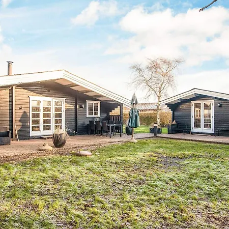 4 Star Holiday Home In Hemmet בית נופש